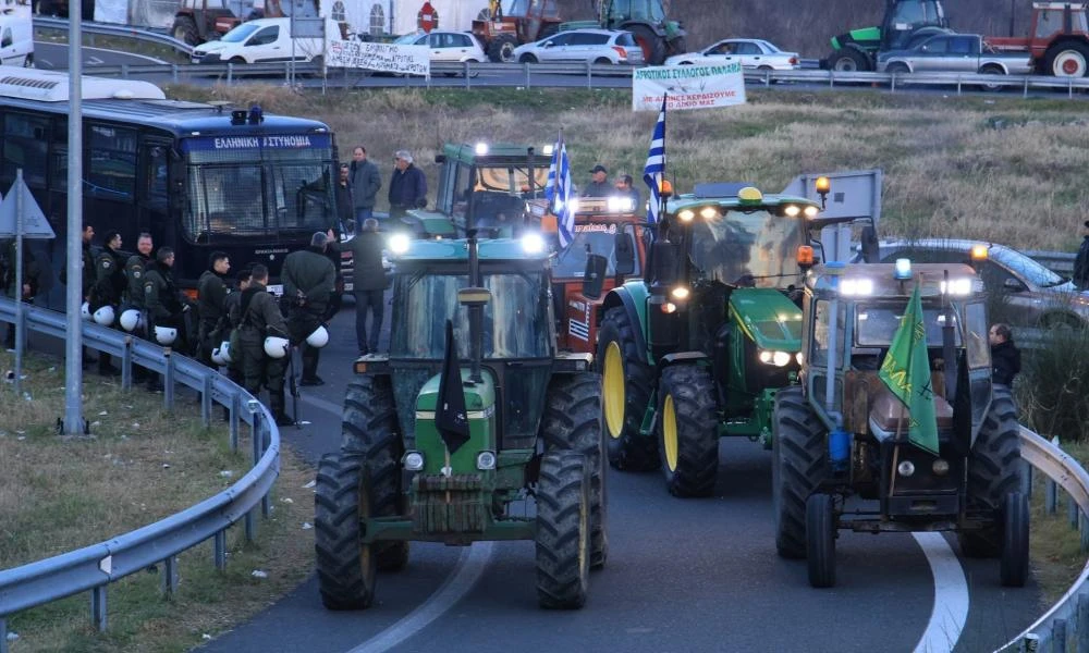 Αγρότες σε μπλόκα: Τα αιτήματά τους - Ετοιμάζουν κλιμάκωση